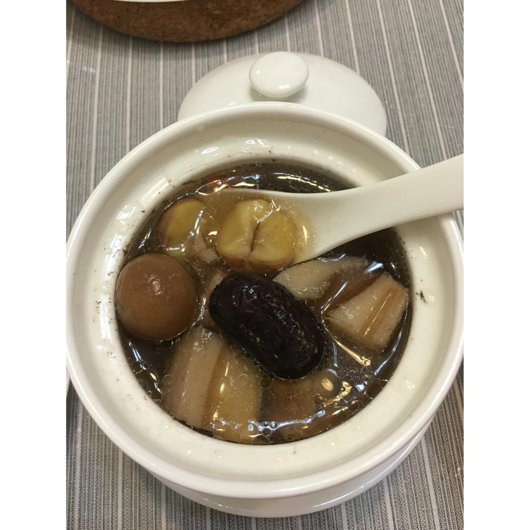 莲藕补血健脾汤（素食汤谱）