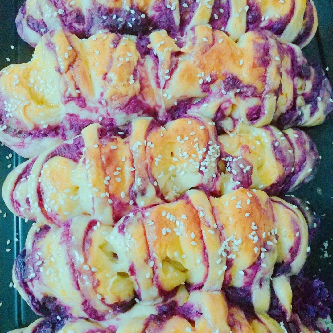 紫薯毛毛虫面包