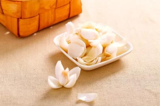 百合马蹄甜汤的做法