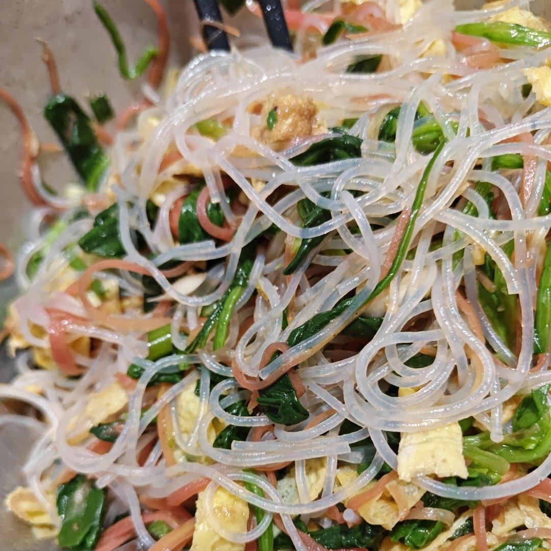 凉拌菠菜胡萝卜鸡蛋粉丝