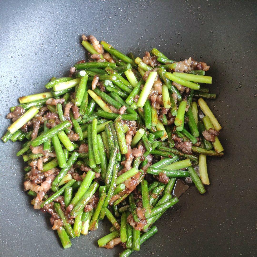 蒜苔炒肉（肉肉超嫩）