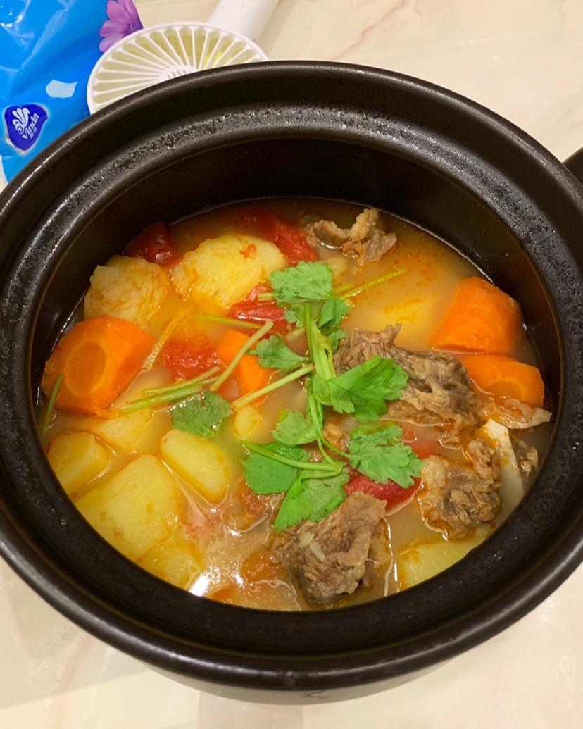 牛骨土豆番茄胡萝卜汤
