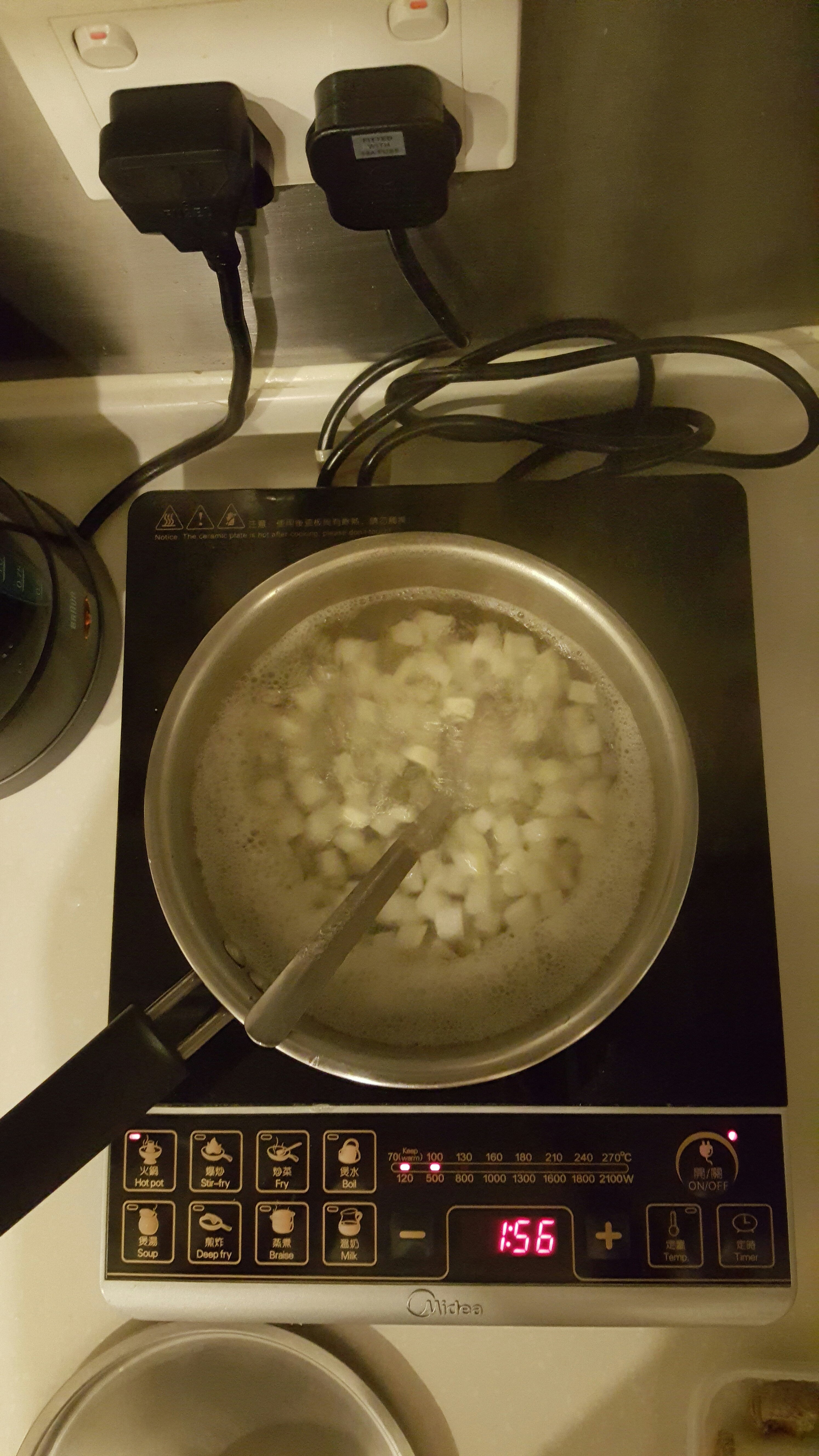 煮白罗卜水的做法 步骤1