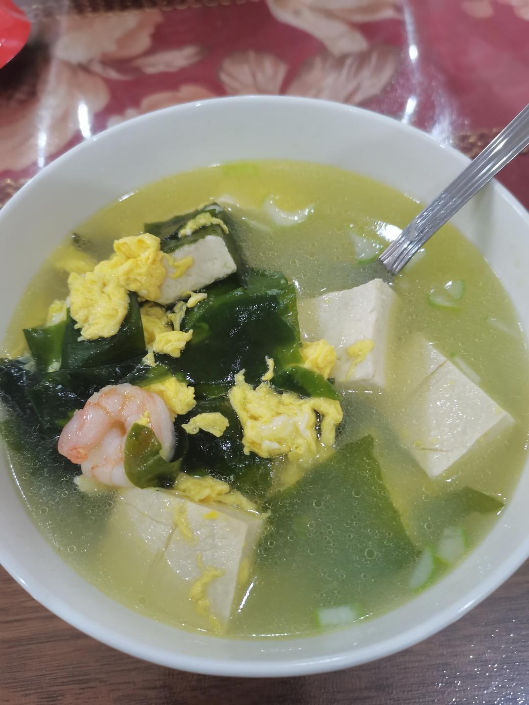 孩子增高汤 | 虾仁豆腐裙带菜汤