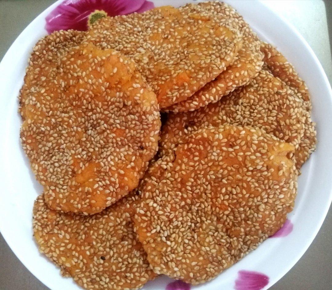 红薯饼这样做，外皮香脆内馅甜软！
