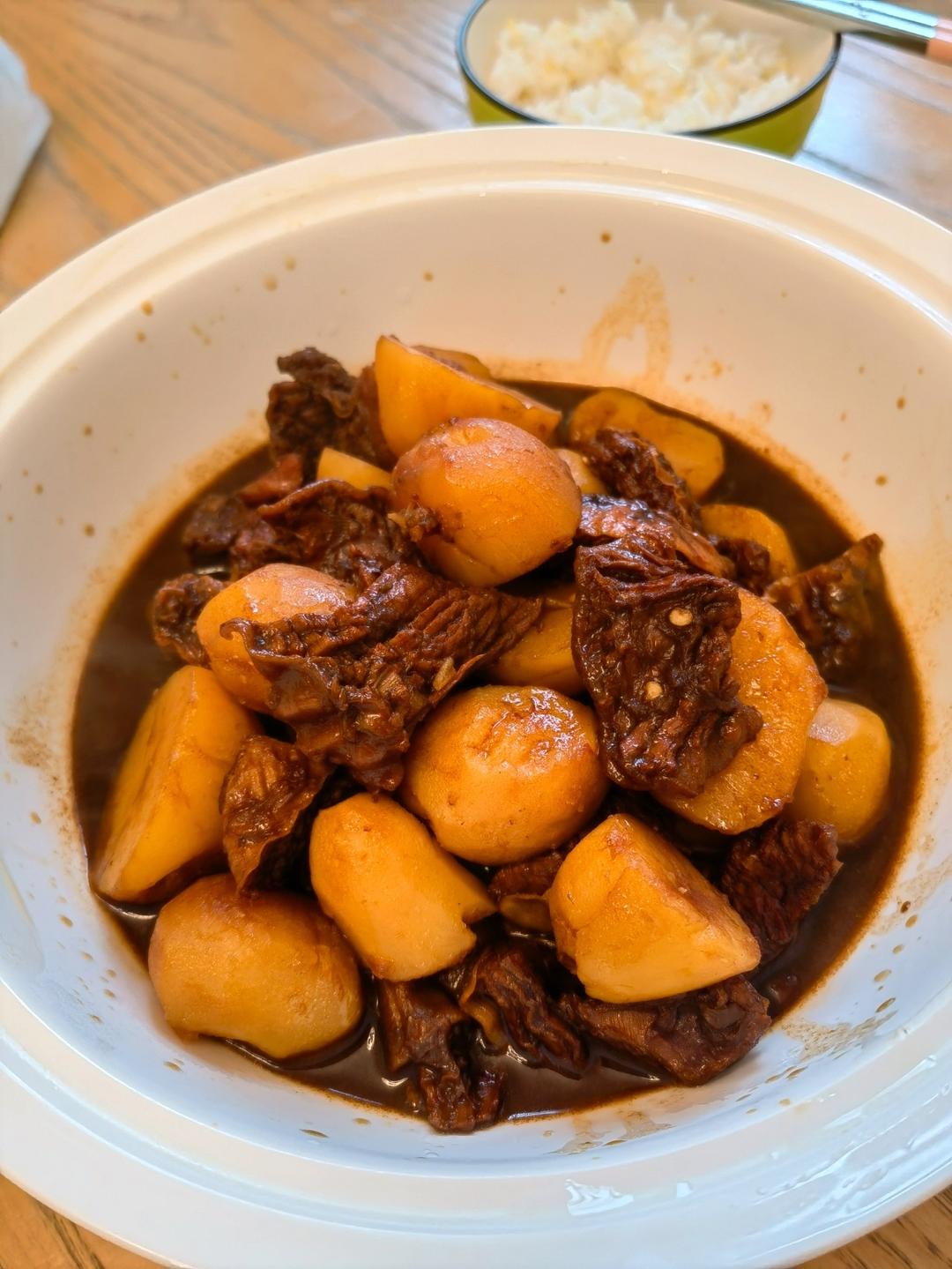 小土豆烧牛肉,红烧牛腩,好吃到舔盘