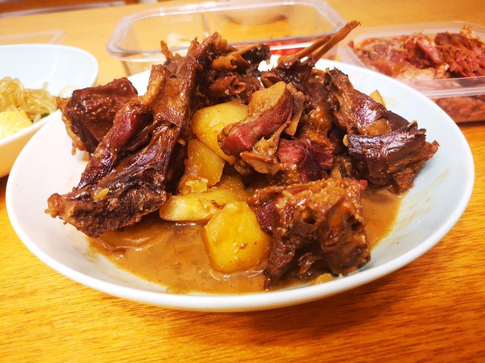 板鸭焖土豆