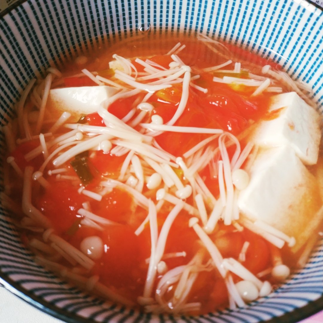 减脂快手菜～番茄金针菇豆腐汤