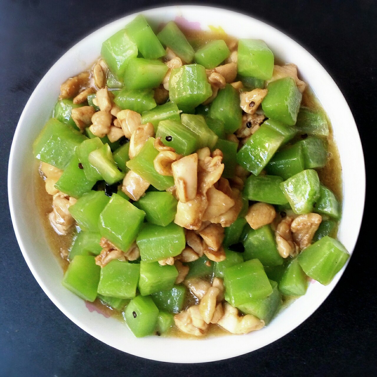 青笋炒鸡丁