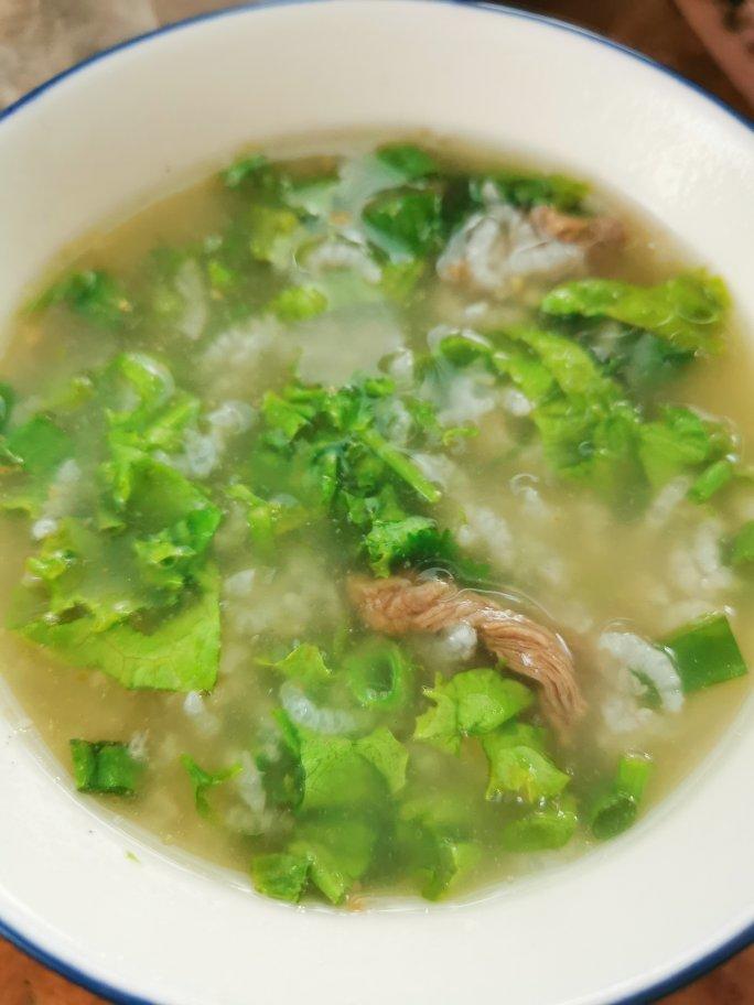 广式生菜丝牛肉粥