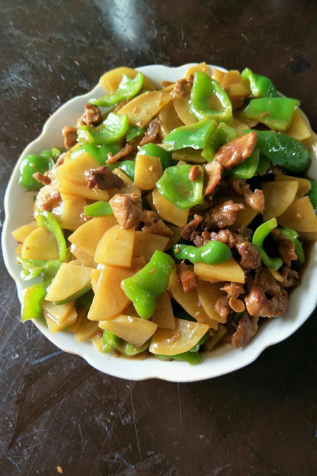 铭哥21做的土豆青椒炒肉片