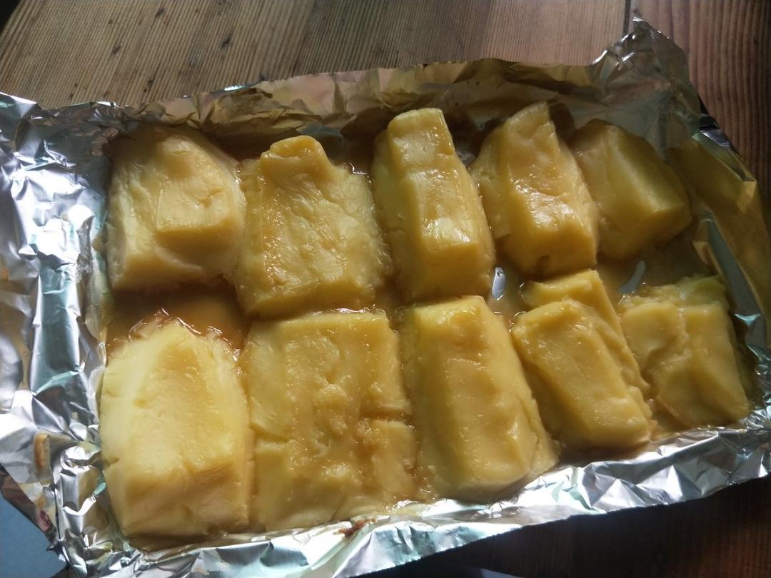 偷师学艺🤫🤫🤫照片没经过任何修图处理，保真原色，一餐出俩菜，再也不用去超市买奶酪棒了，宝宝的福音，宝妈的安心，没有添加剂的烤奶酪