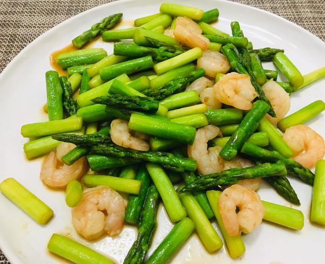 〈健康·美味〉橄榄油清炒芦笋虾仁的做法