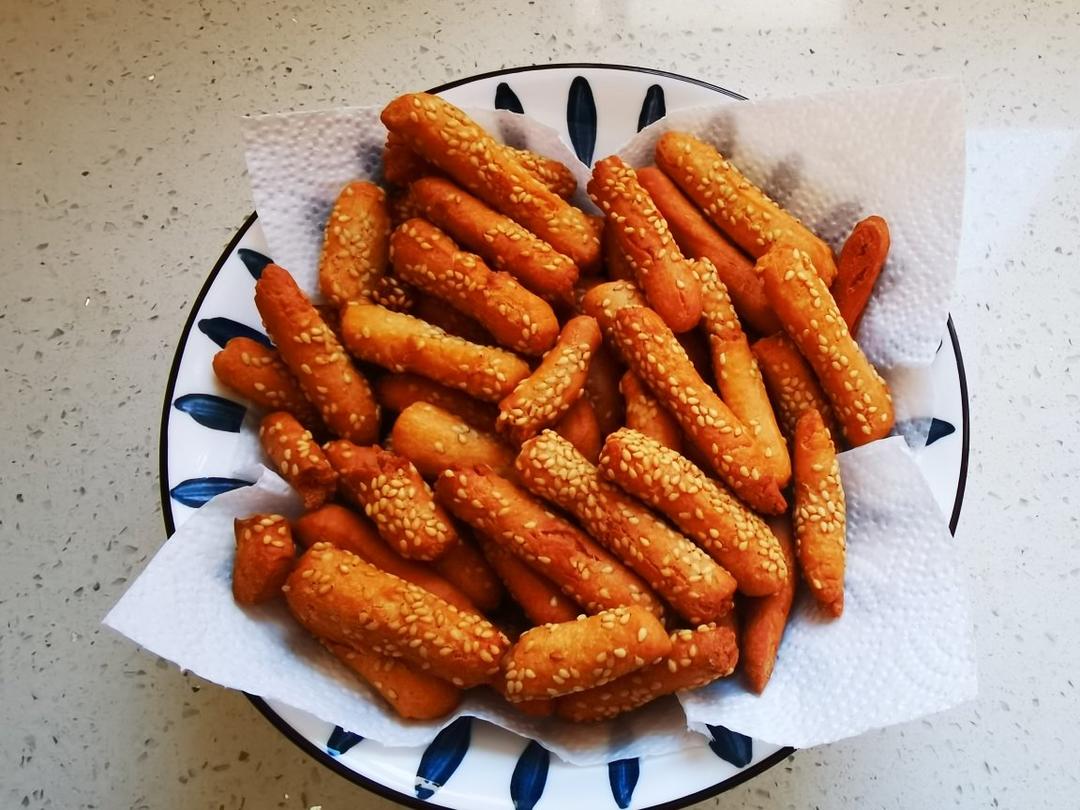 两个鸡蛋一碗面 让你轻松搞定小零食 酥脆可口 附细节视频详解