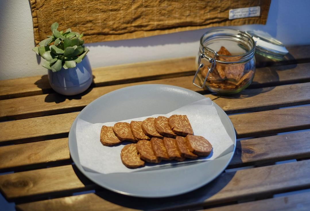 香浓酥脆的蔓越莓曲奇饼干和巧克力杏仁儿饼干～无蛋奶油版本