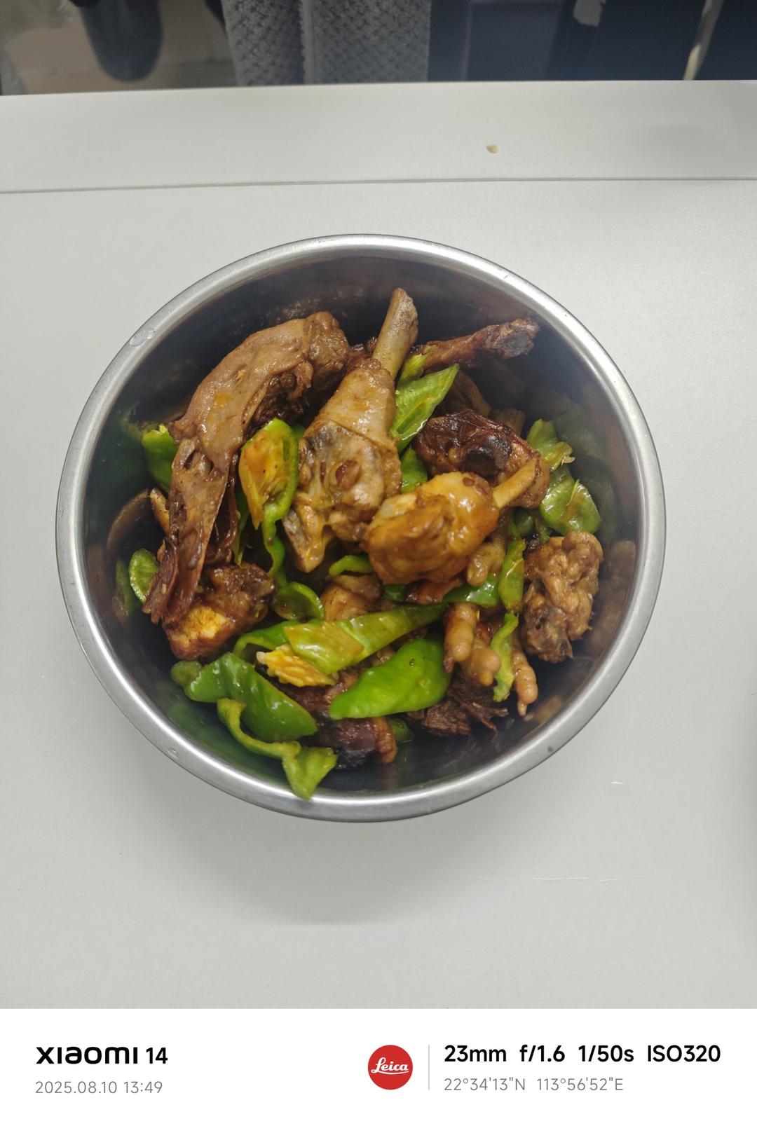 传统正宗的啤酒鸭配方和做法，鲜嫩香浓，只需炒千万不要焯水