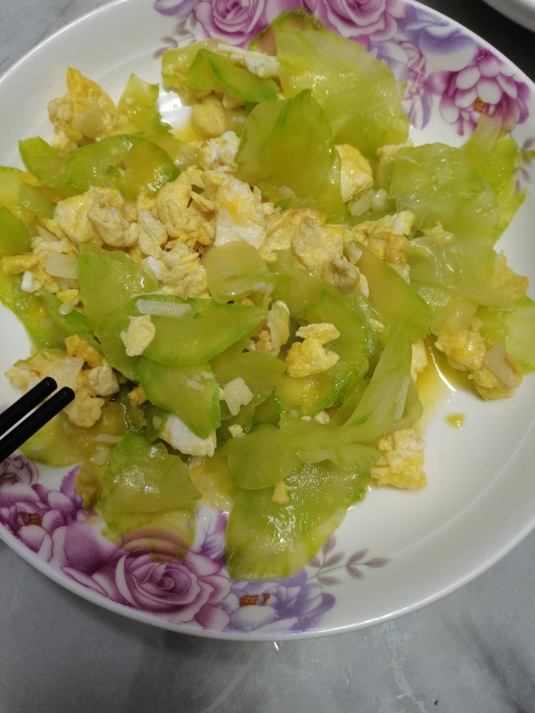 莴笋炒鸡蛋
