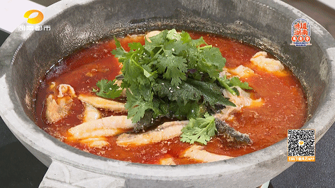 石鍋魚的魅力：長康菜籽油的完美融合