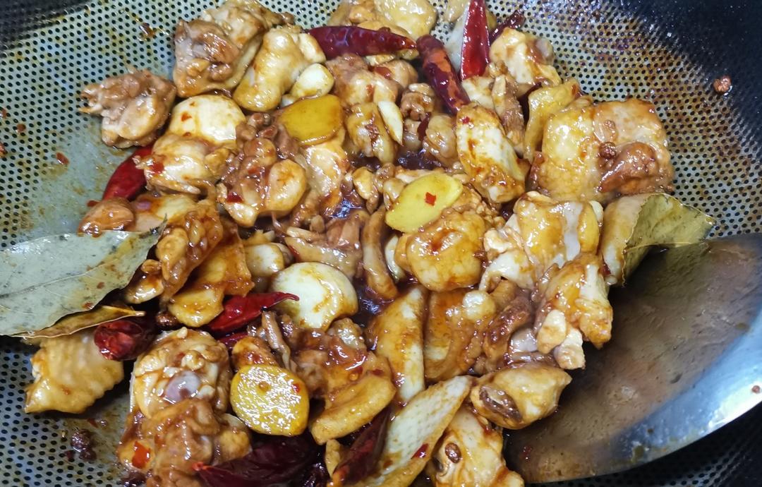 新疆大盘鸡无需争议