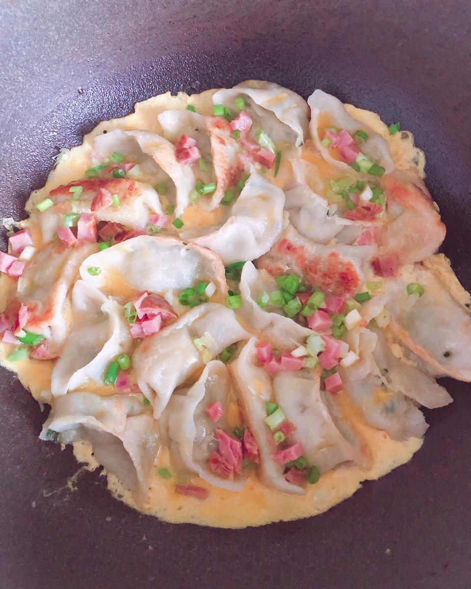蛋抱煎饺（速冻饺）