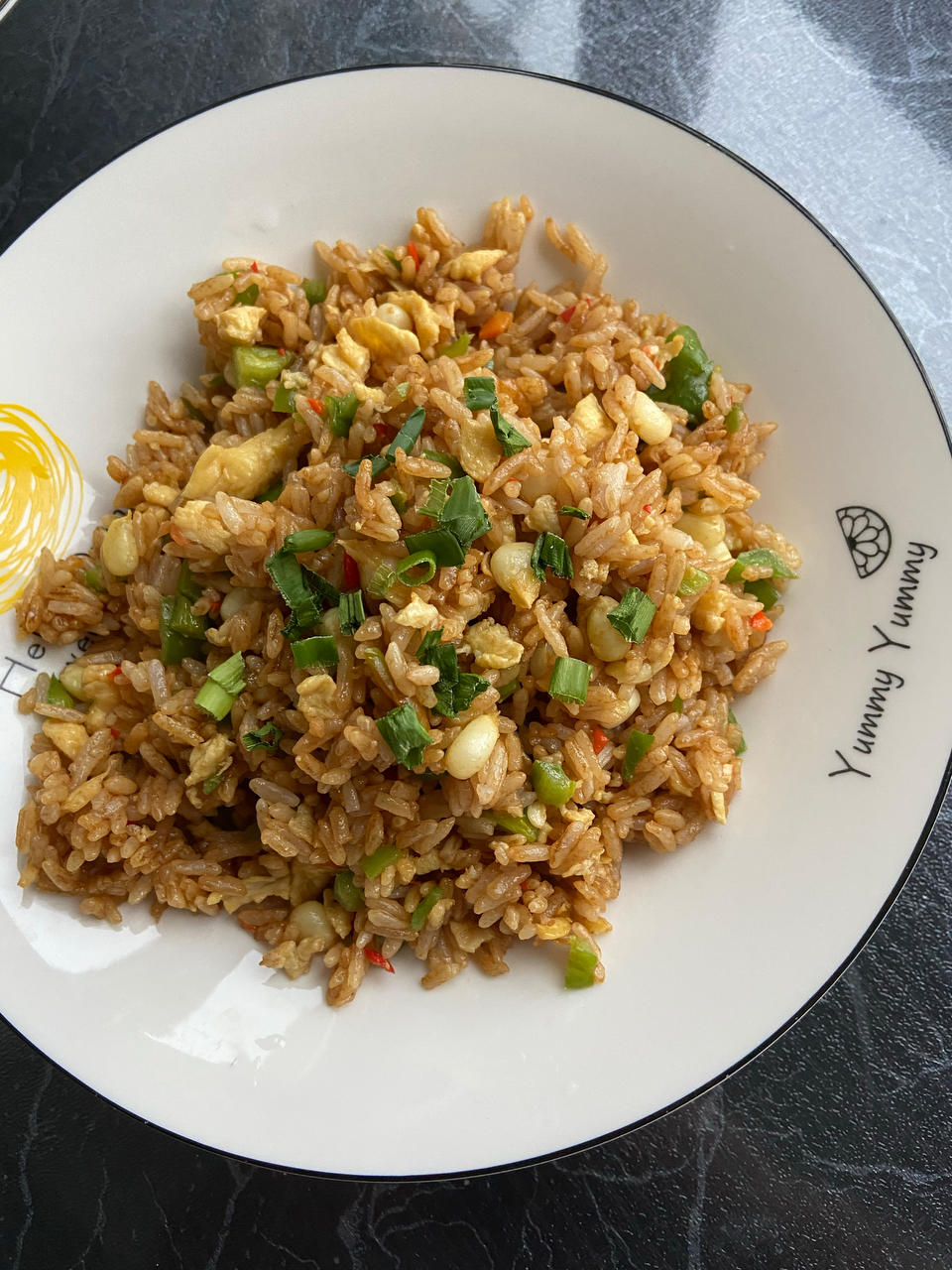 好吃到舔盘的酱油炒饭！