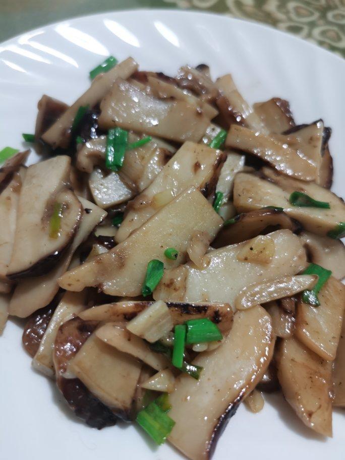 鲜掉鼻子/炒松茸！！