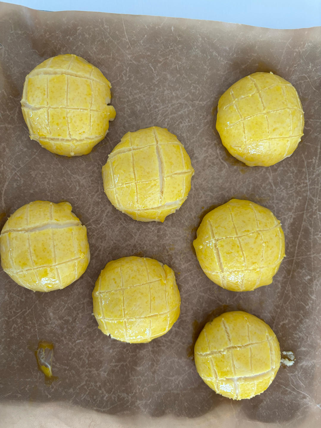 好吃到炸裂的港式菠萝包（附带制作酥皮的小视频）