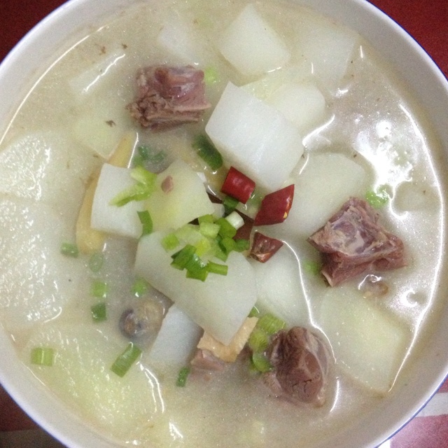 腊鸭煲萝卜汤