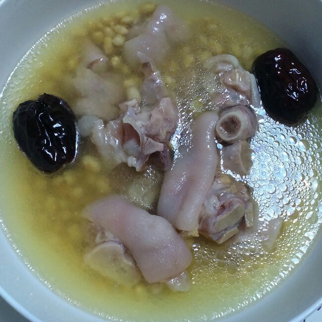 黄豆猪手汤