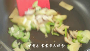 丝瓜香菇浓汤的做法 步骤11