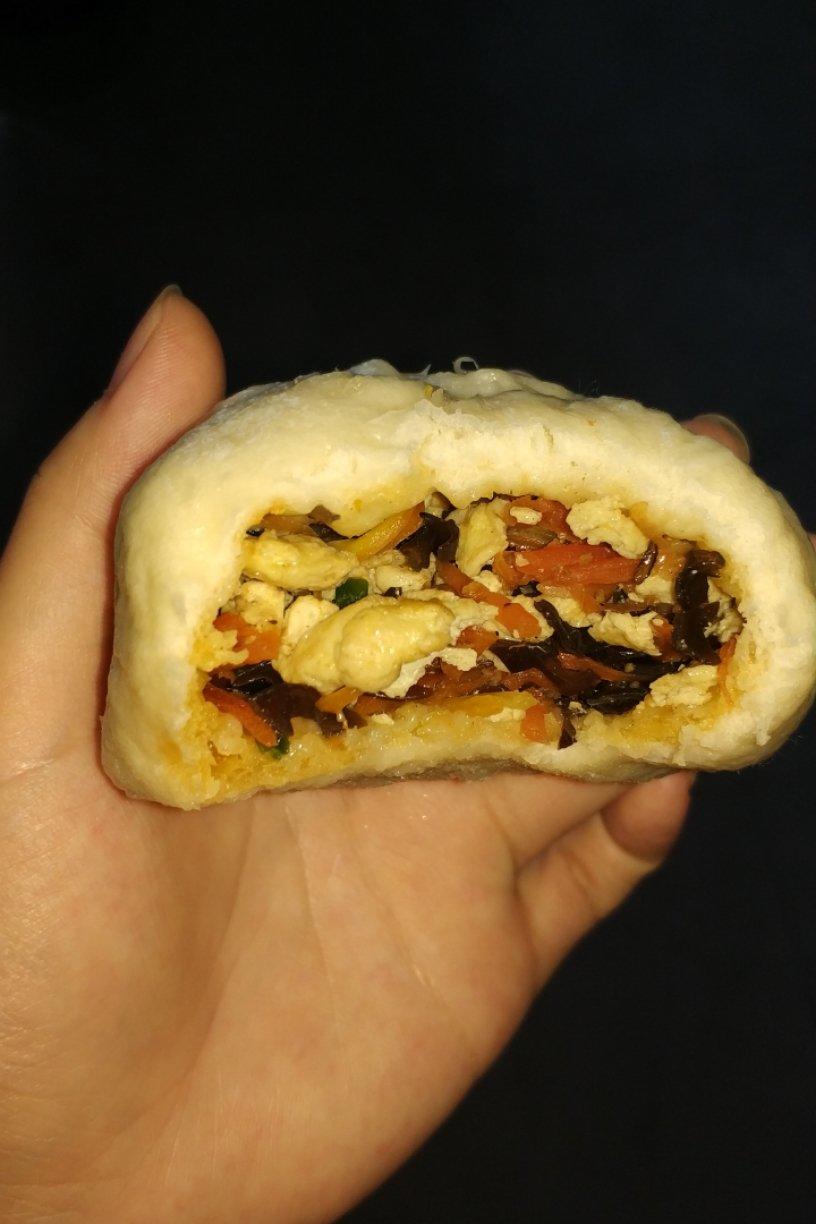 胡萝卜木耳鸡蛋素包子