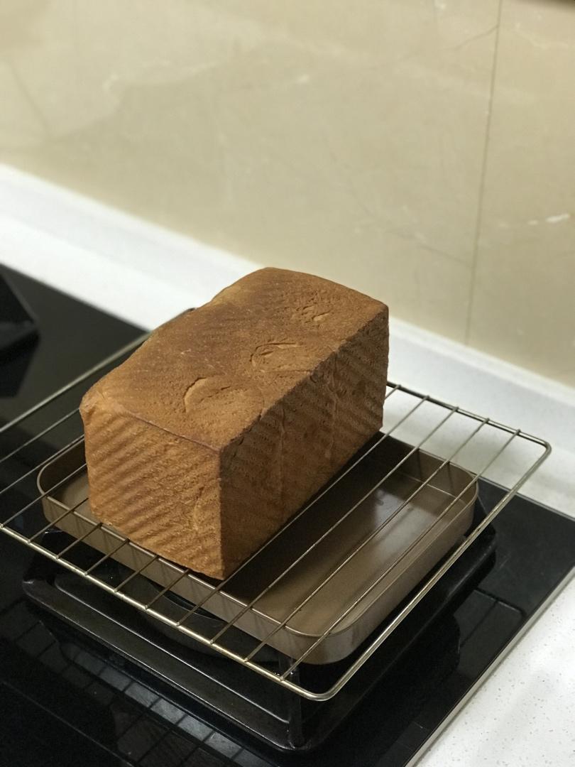 柔软拉丝的100%全麦麦片吐司（一次发酵）