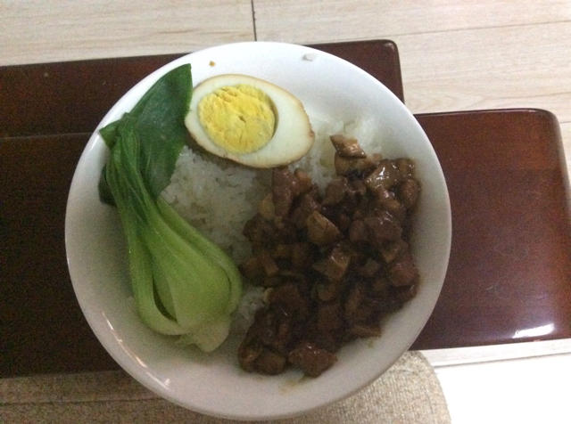 洋葱酥卤肉饭
