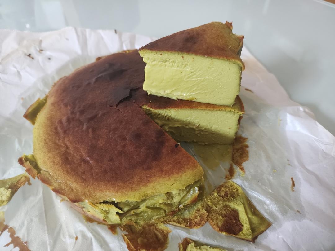 搅一搅就成功的开心果巴斯克芝士蛋糕！