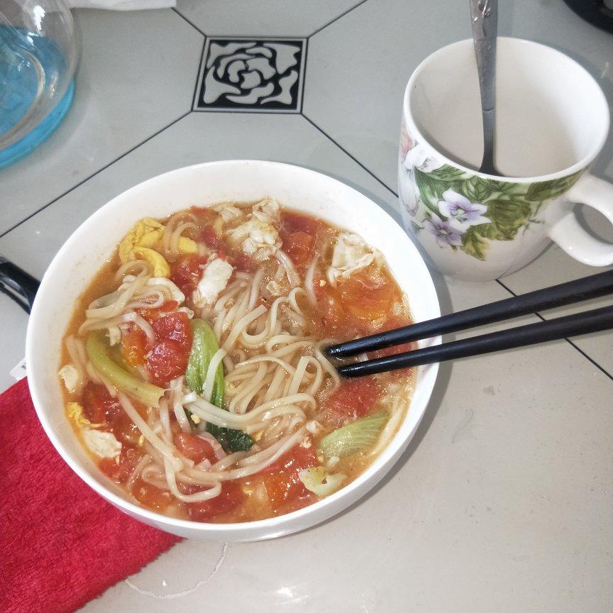 最家常的普通汤面——西红柿鸡蛋龙须面