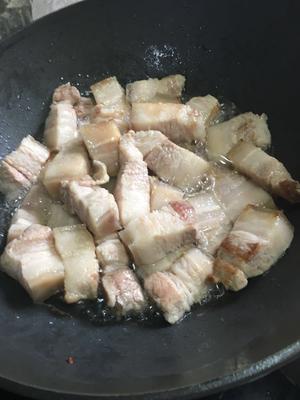 香菇 乌梅干菜烧肉的做法 步骤5