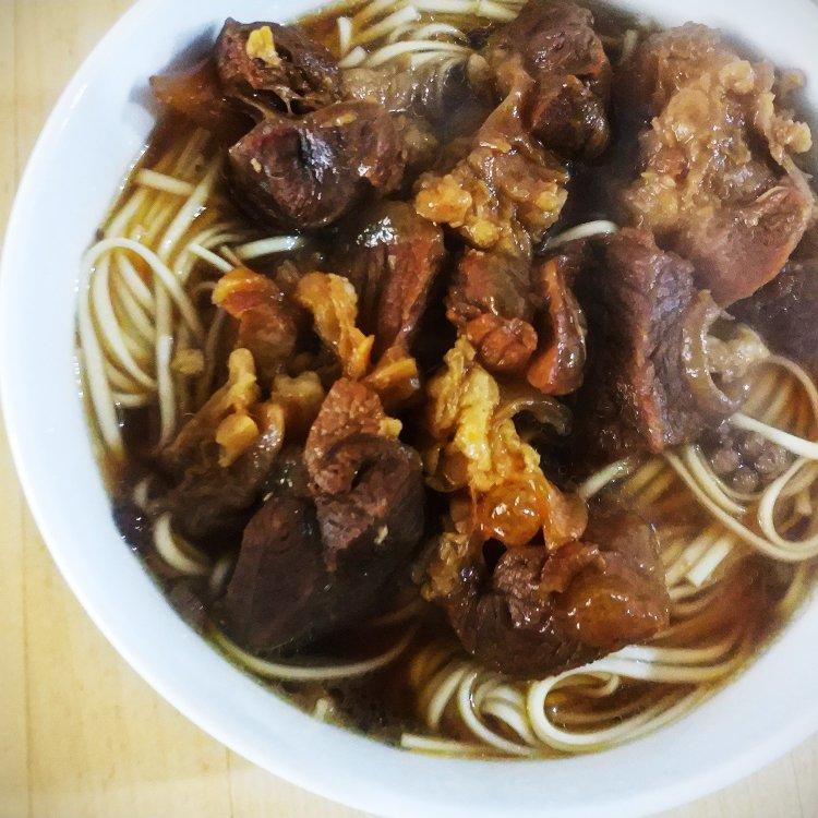 正宗台湾红烧牛肉面