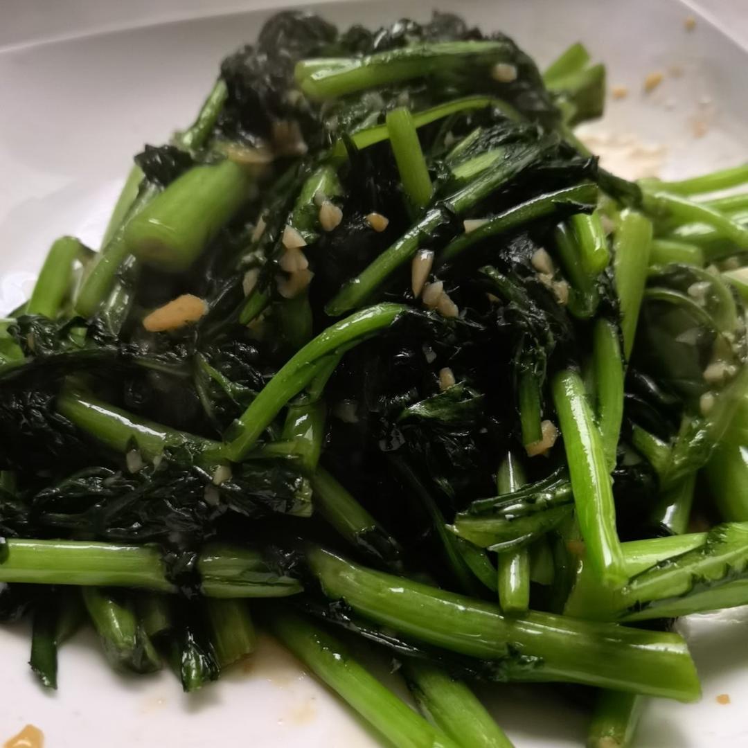 蒜蓉耗油清炒油麦菜，减脂快手菜，宝宝超爱，傻瓜步骤，屡试不爽，好吃且下饭，鲜香爽口！！