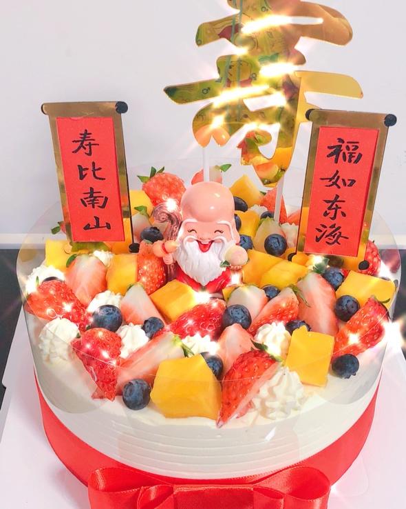 奶油水果装饰蛋糕