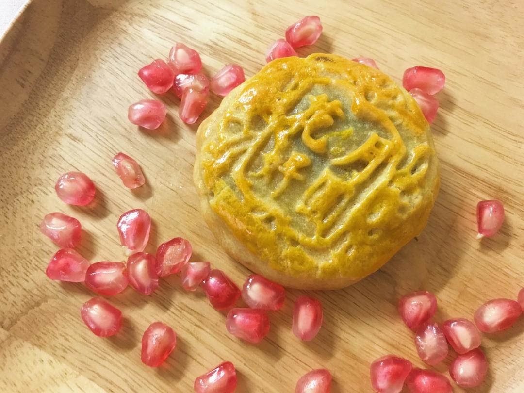 广式月饼－－蛋黄豆沙月饼