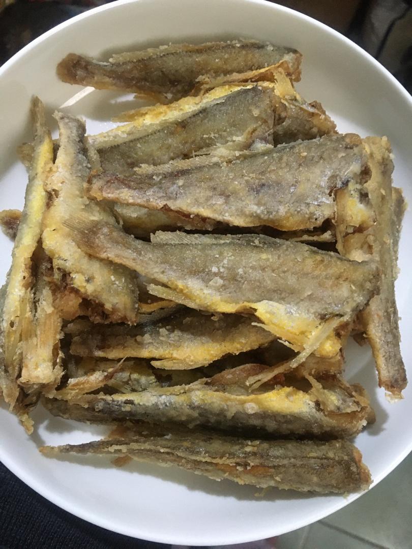 干炸香酥小黄鱼