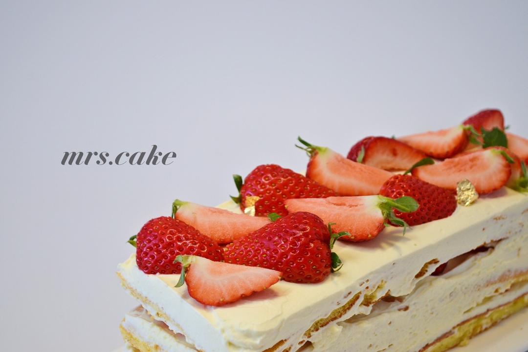 草莓城堡蛋糕