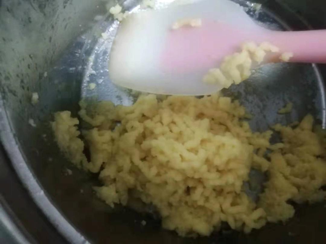 软萌毛毛虫面包