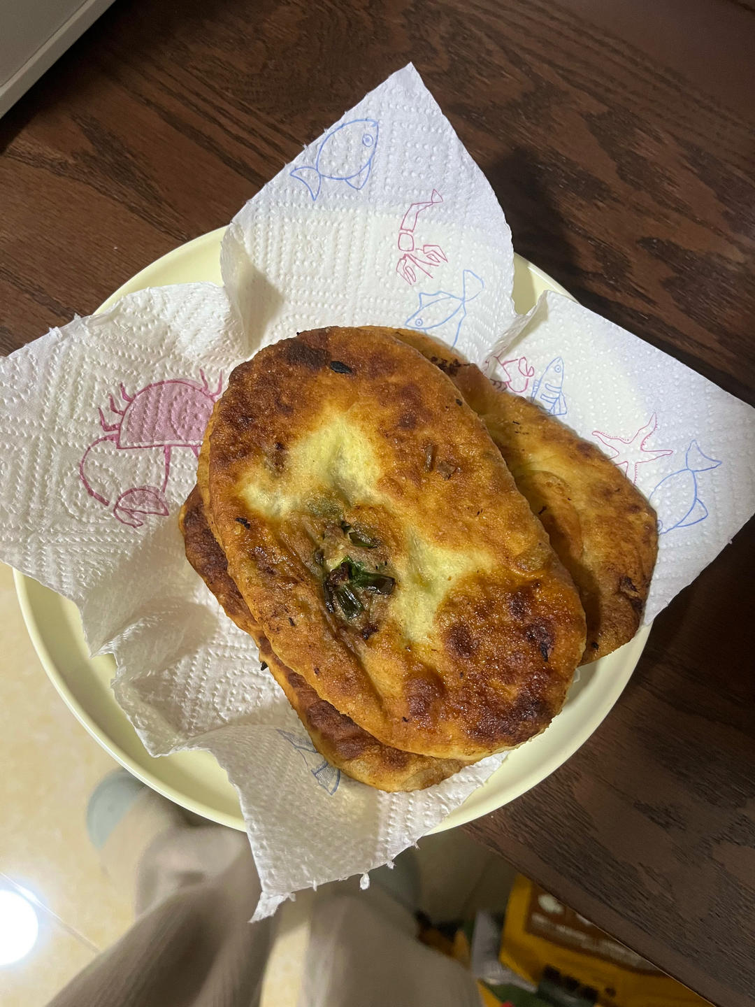 酥脆多汁的葱肉饼