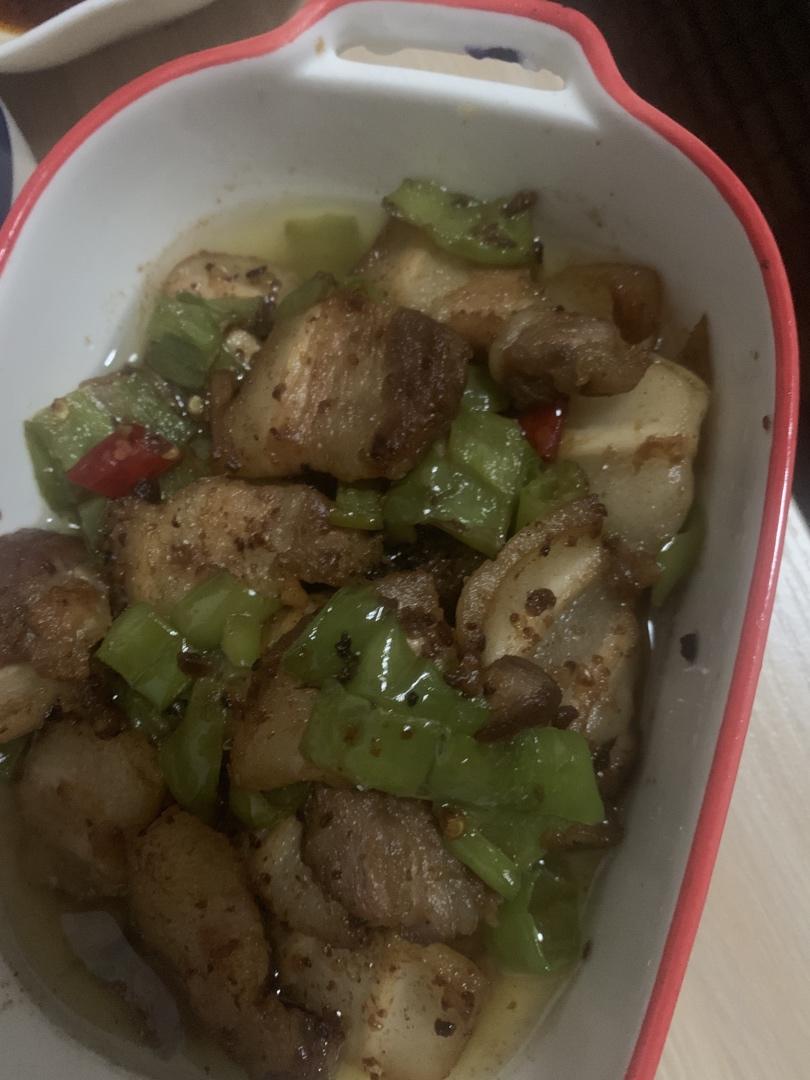 盐煎尖椒五花肉片