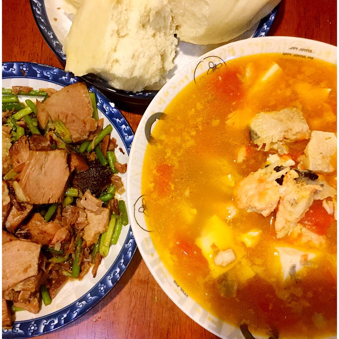 番茄豆腐三文鱼骨汤