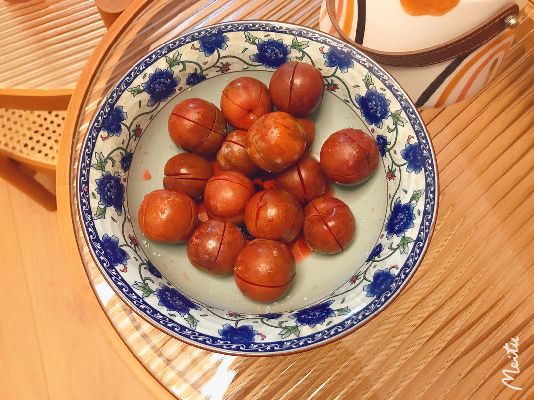 广东夏日必备「腌李子」