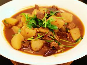 经典菜式，土豆烧牛肉的做法 步骤6