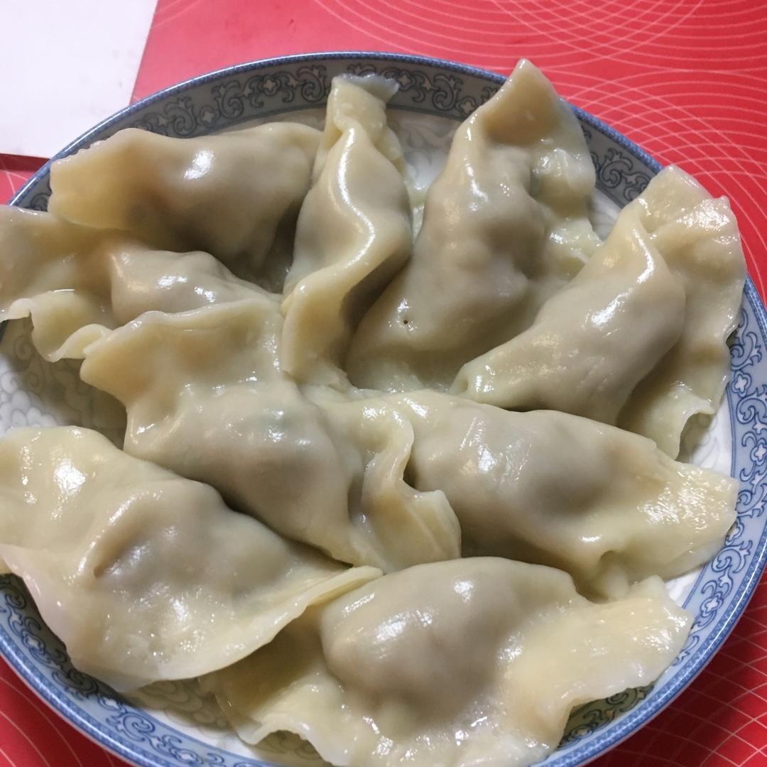 芹菜牛肉水饺