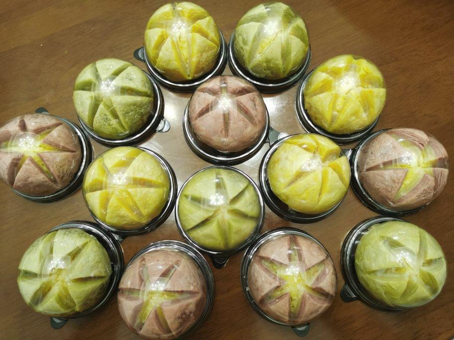三色荷花酥